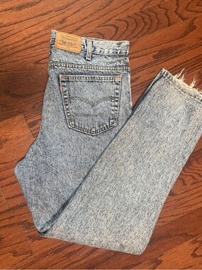Rare Vintage Acid Wash Levi’s with a Leather Patch 1991